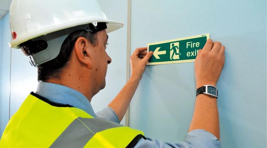 住宿與生產(chǎn)、儲(chǔ)存、經(jīng)營(yíng)合用場(chǎng)所的防火要求